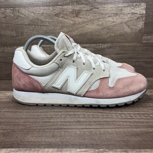 New Balance Women's Pink/White Sneakers In great used condition see photos